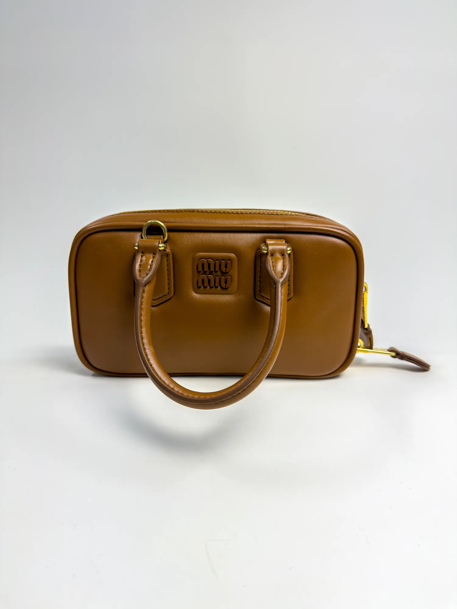 미우미우 아르카디 가죽 미니 백