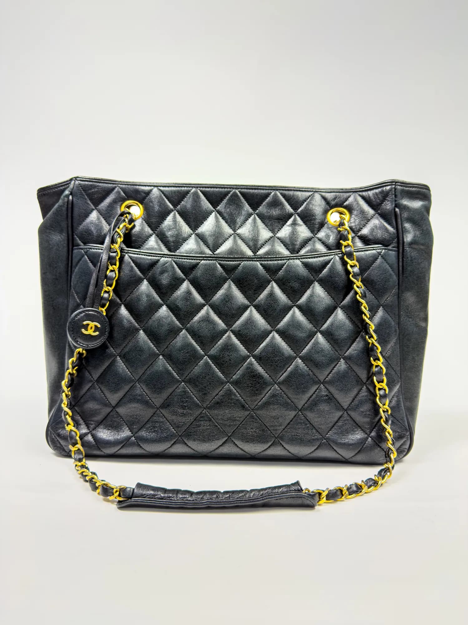 샤넬 그랜드샤핑 캐비어 금장 숄더백 18번대